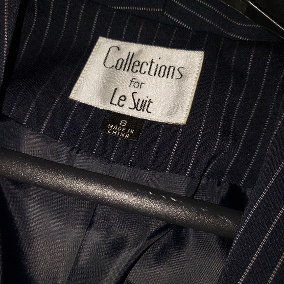 Suit - Picture 2 of 3